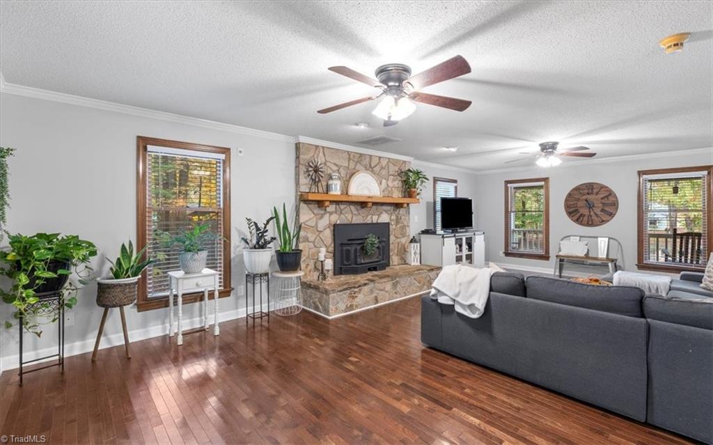 2420 Farm Gate Road