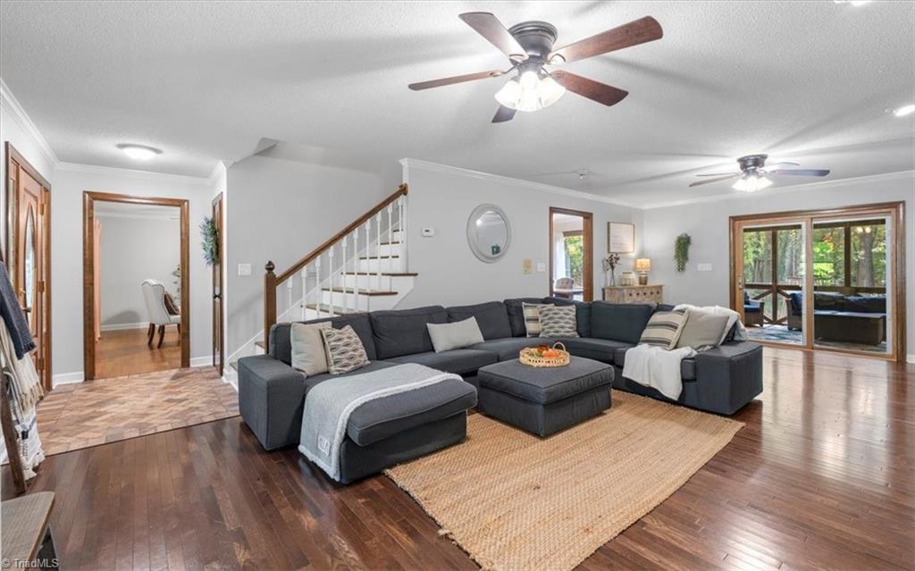 2420 Farm Gate Road