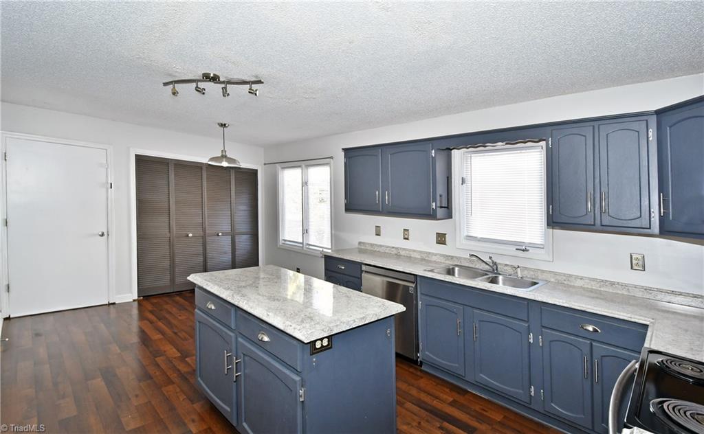 50 Carrisbrooke Lane, Winston-Salem