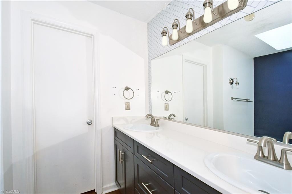 50 Carrisbrooke Lane, Winston-Salem