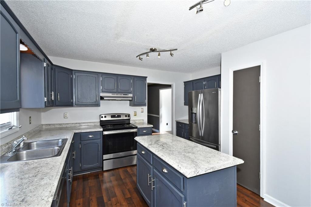 50 Carrisbrooke Lane, Winston-Salem