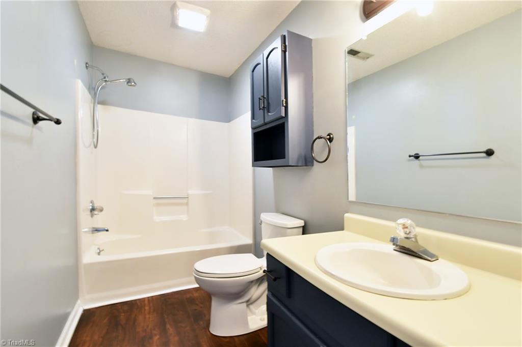 50 Carrisbrooke Lane, Winston-Salem