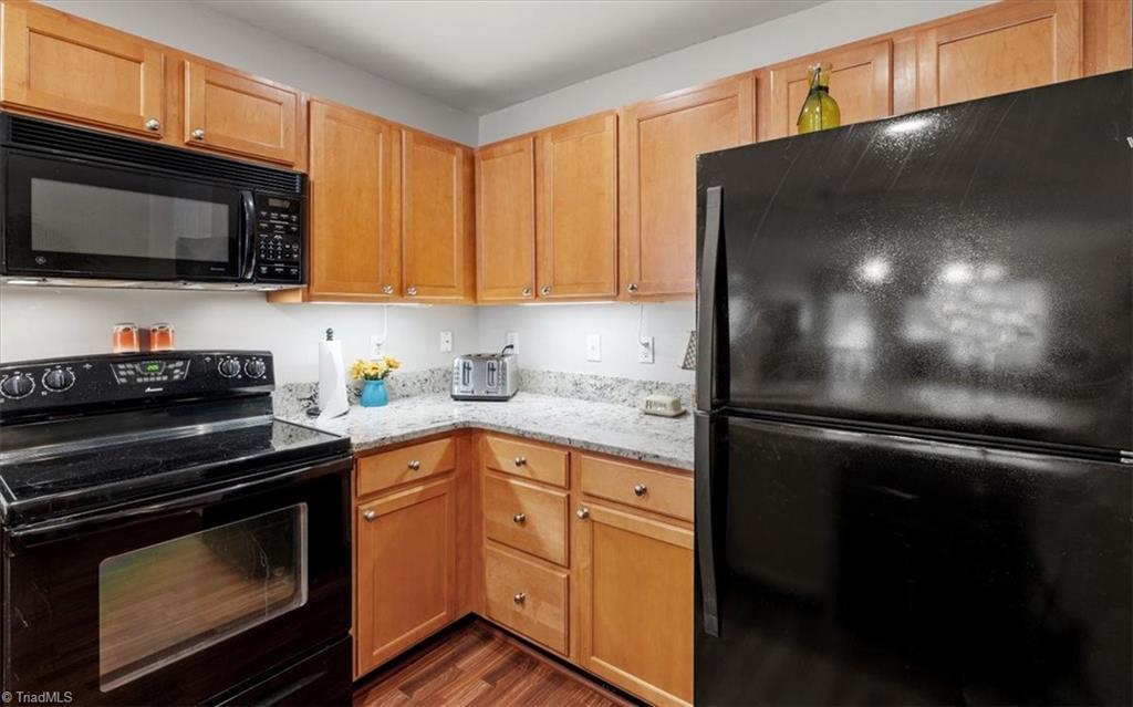 3710 Cotswold Avenue