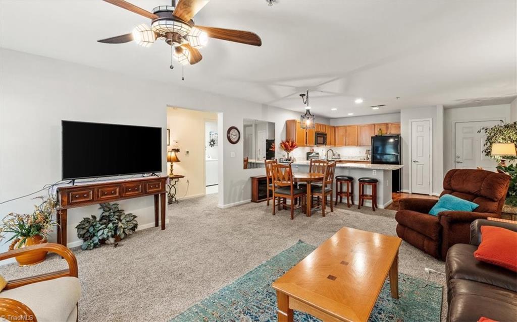 3710 Cotswold Avenue