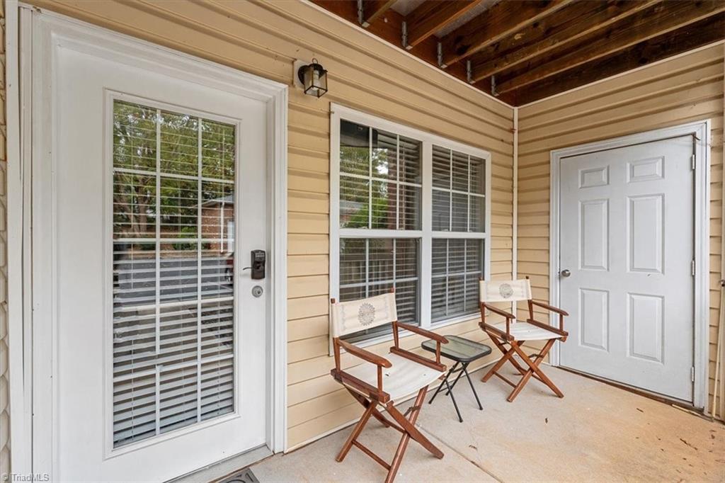 3710 Cotswold Avenue