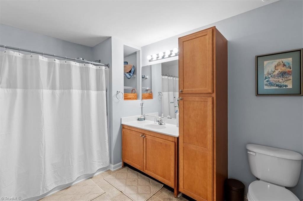 3710 Cotswold Avenue