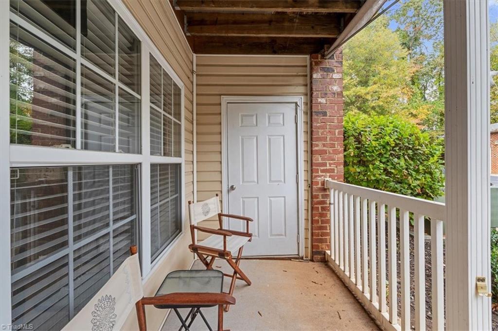 3710 Cotswold Avenue