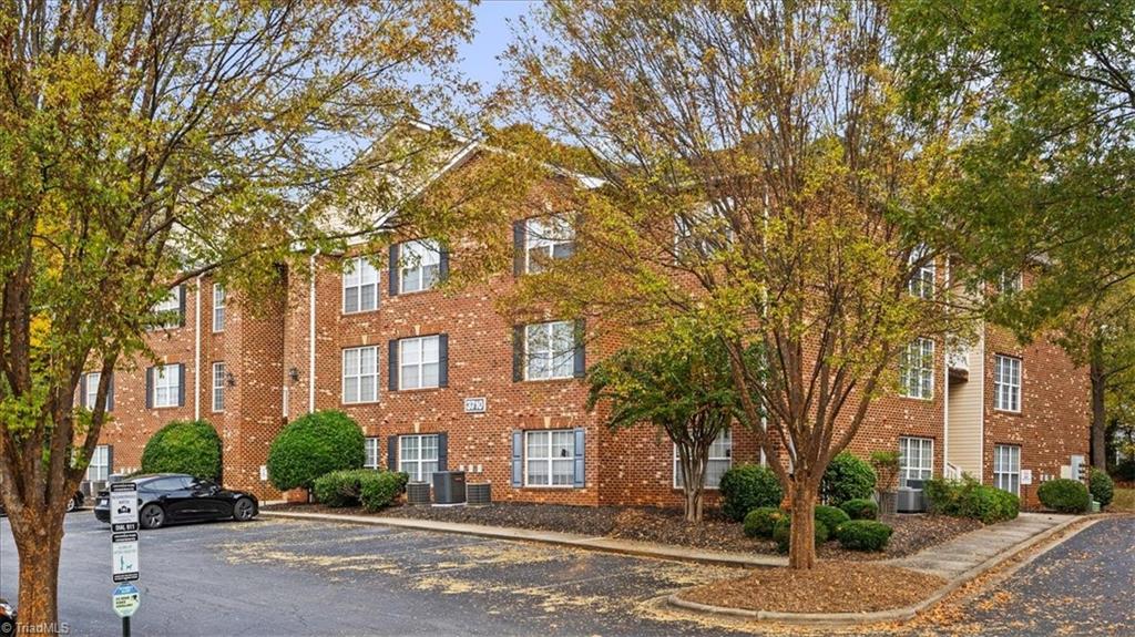 3710 Cotswold Avenue