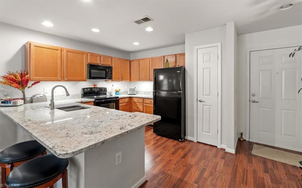 3710 Cotswold Avenue