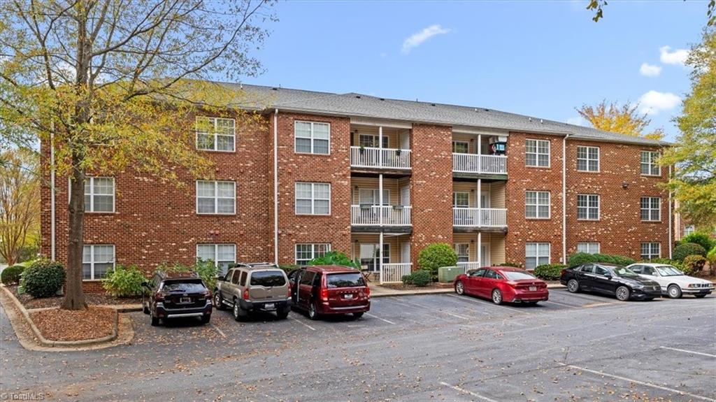 3710 Cotswold Avenue