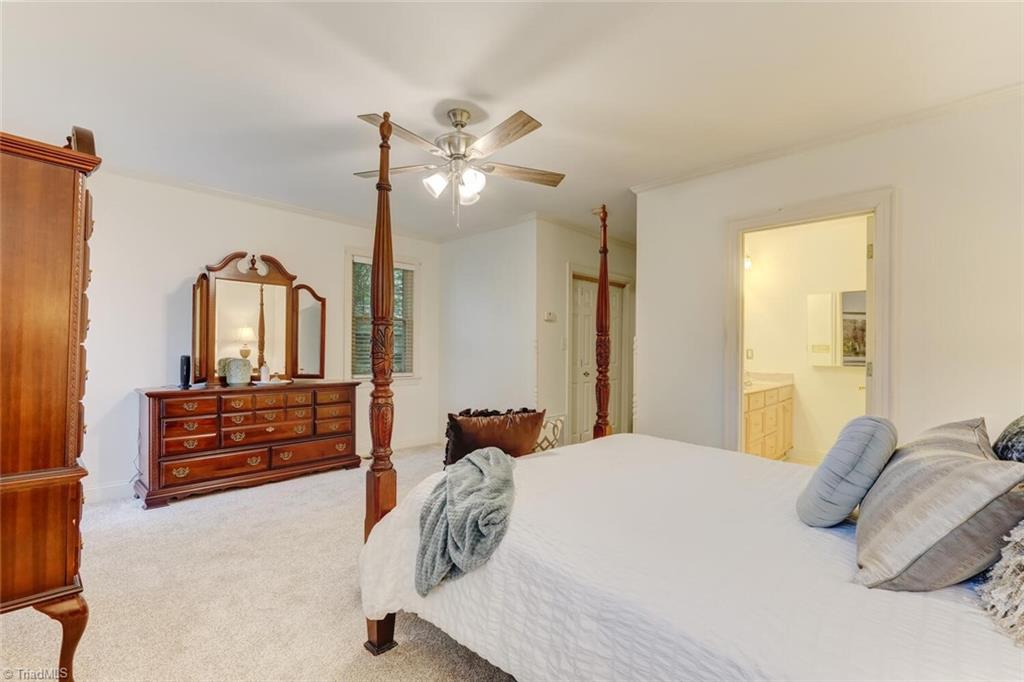 2813 Springwood Drive