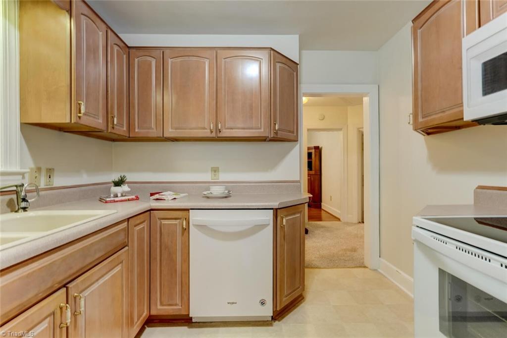 2813 Springwood Drive