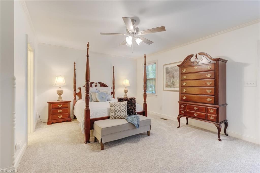 2813 Springwood Drive