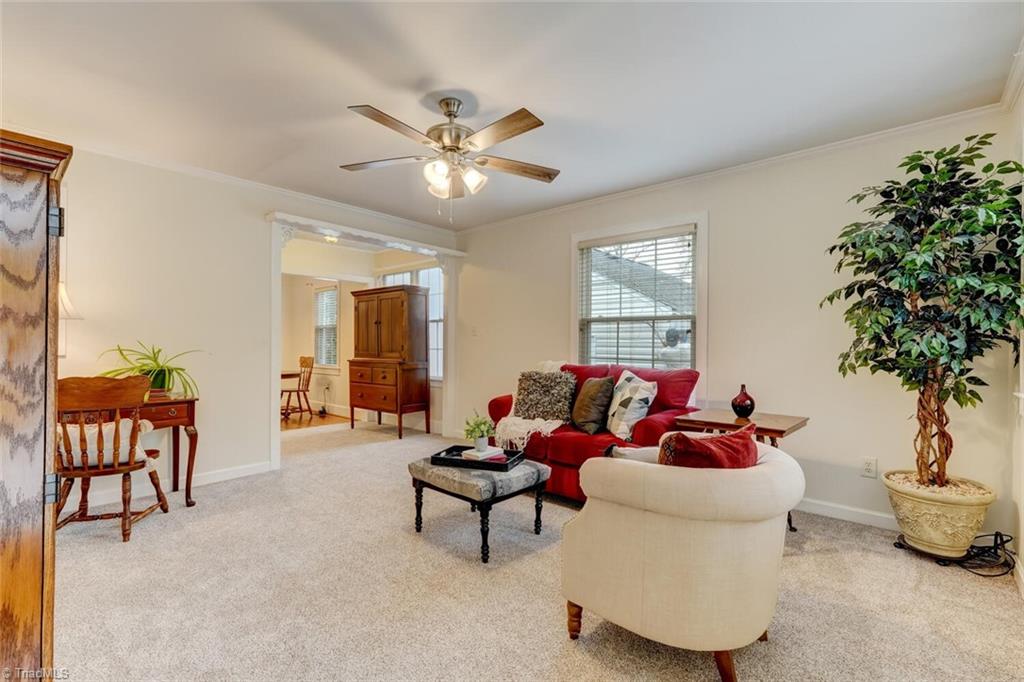 2813 Springwood Drive