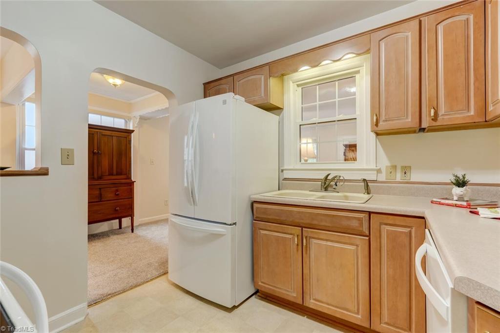 2813 Springwood Drive