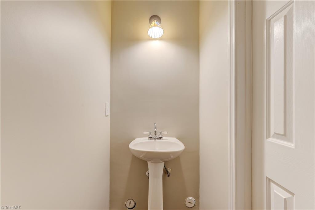 2516 Glen Meadow Drive