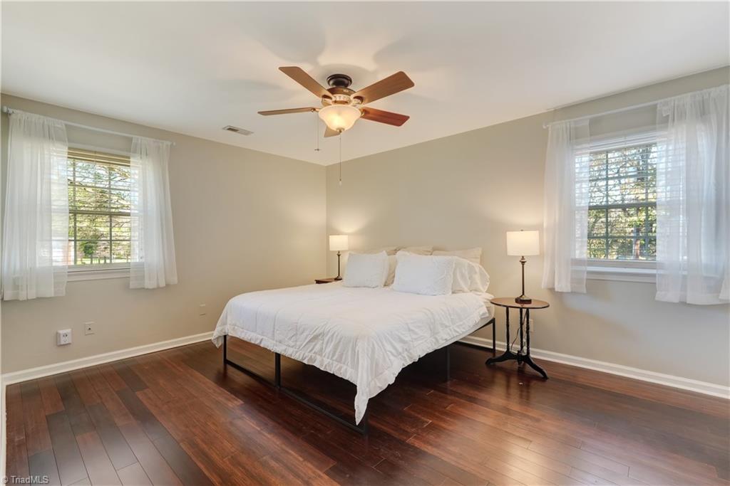 18 Hastings Circle