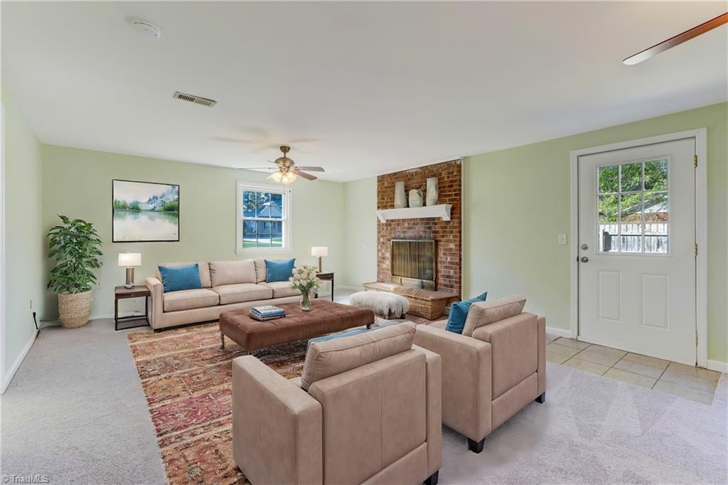 18 Hastings Circle