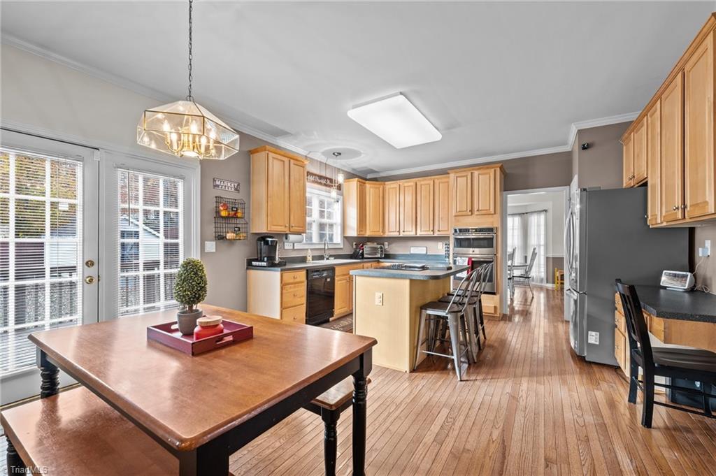 2214 Flora Vista Court