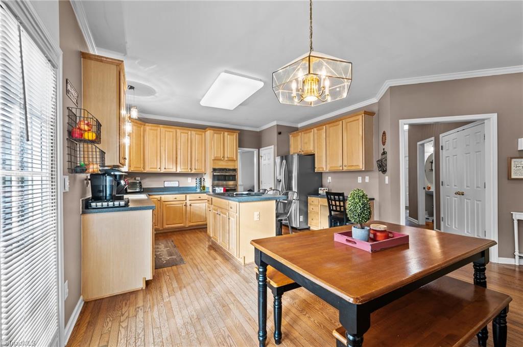 2214 Flora Vista Court