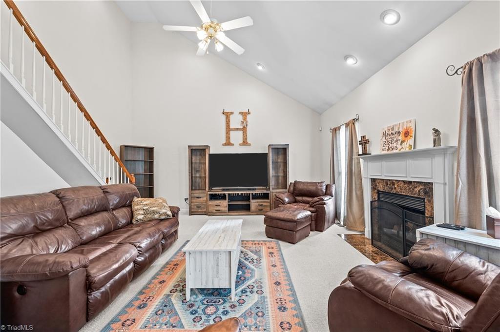 2214 Flora Vista Court