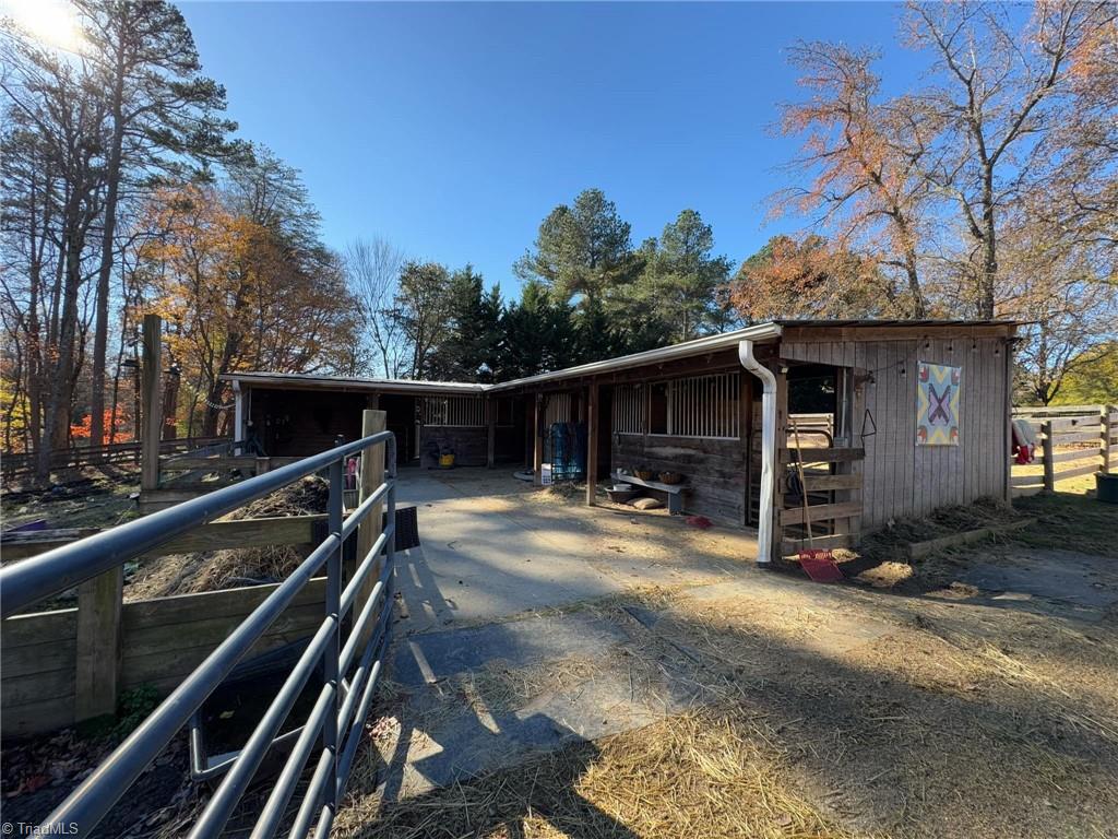 5208 Saddle Brook Road