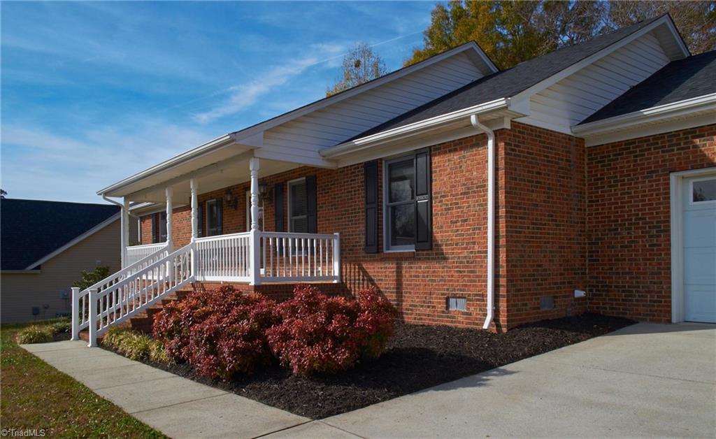 1111 Maple Ridge Drive