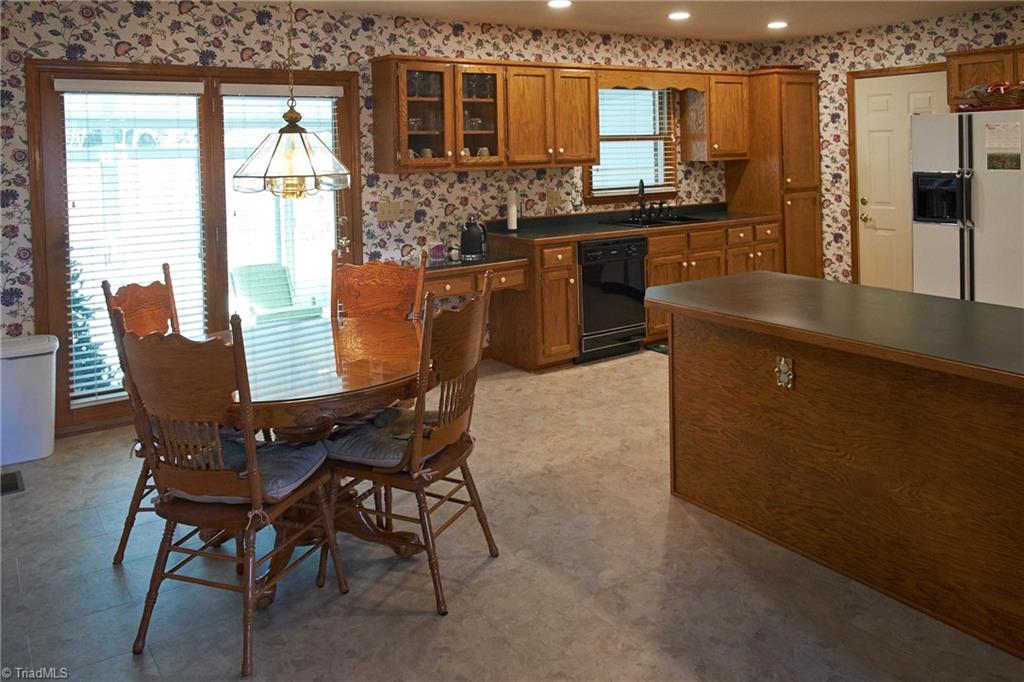1111 Maple Ridge Drive