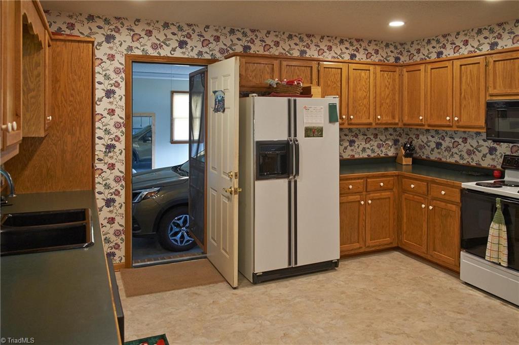 1111 Maple Ridge Drive