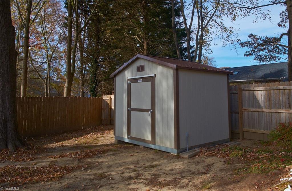 1111 Maple Ridge Drive