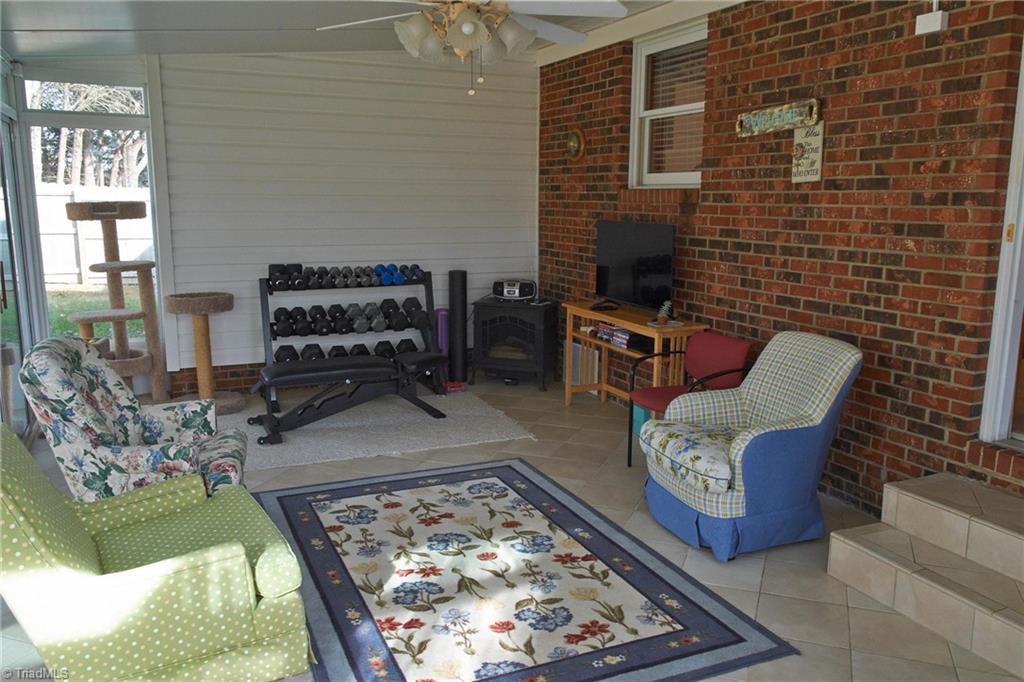 1111 Maple Ridge Drive