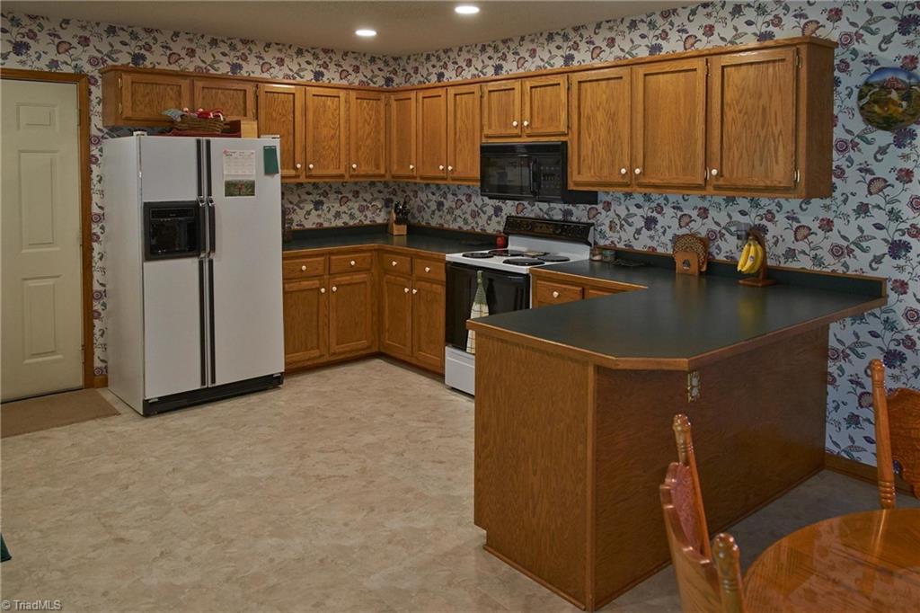 1111 Maple Ridge Drive