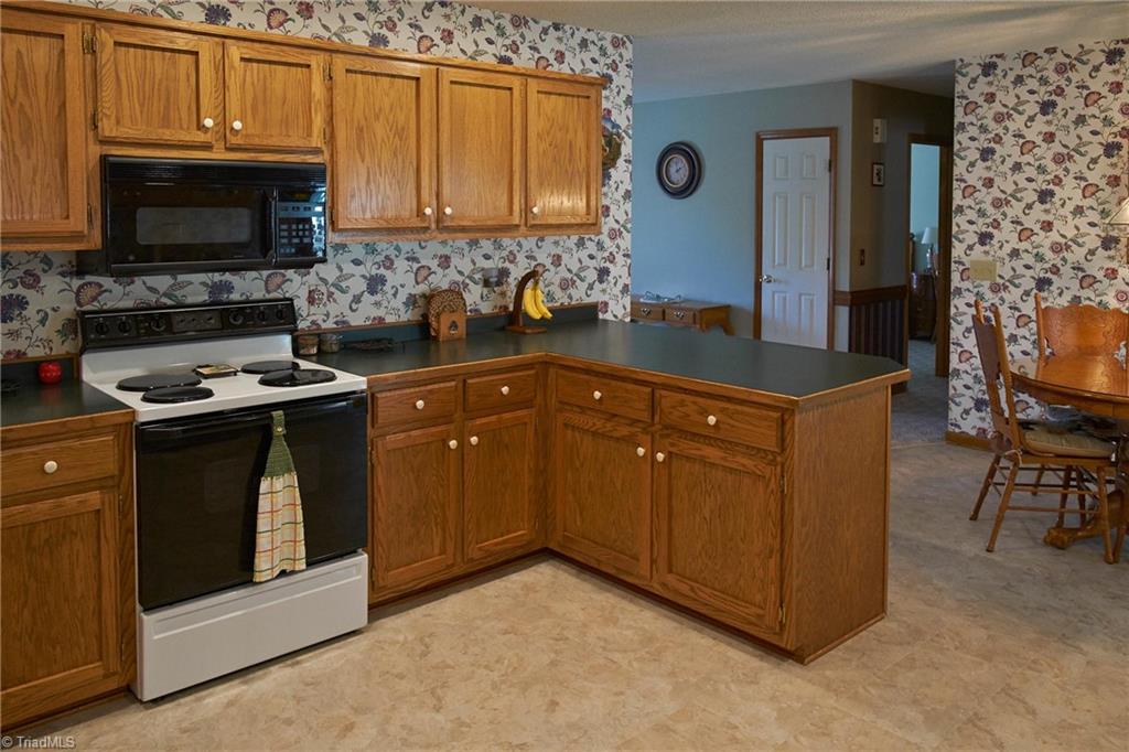 1111 Maple Ridge Drive
