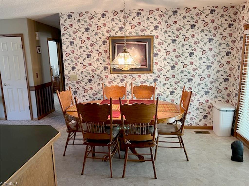 1111 Maple Ridge Drive