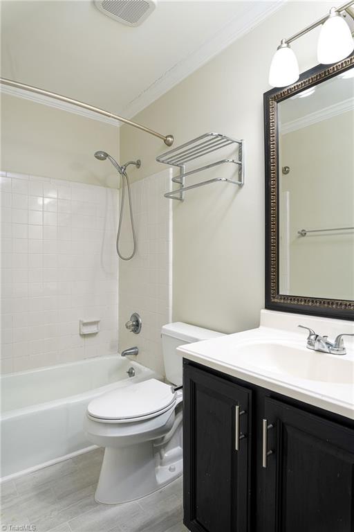 6311 Lakebend Court