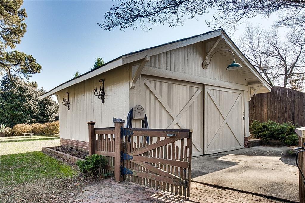 709 Mayflower Drive