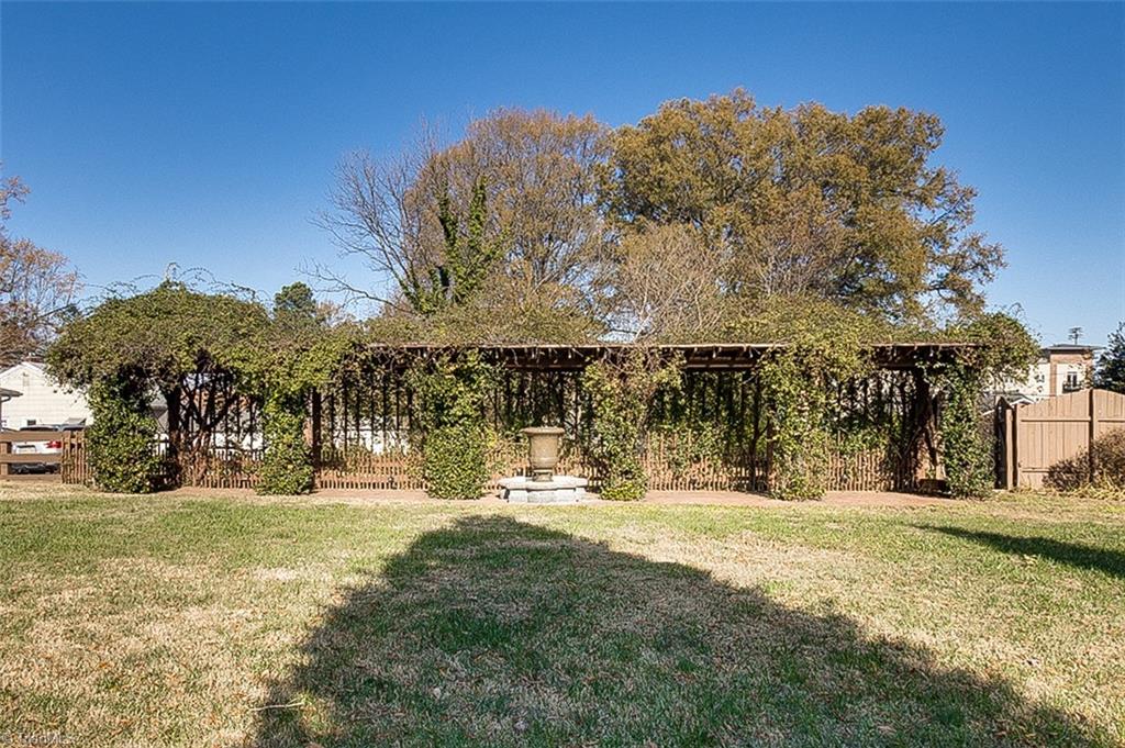 709 Mayflower Drive