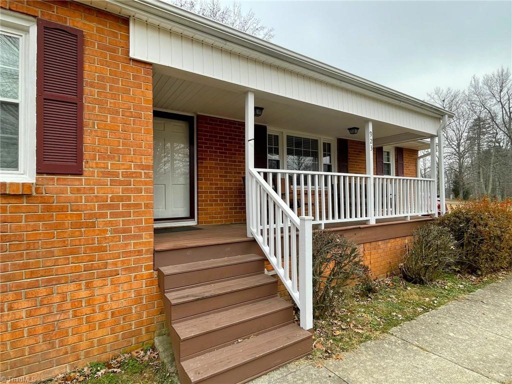 923 Grande Lane