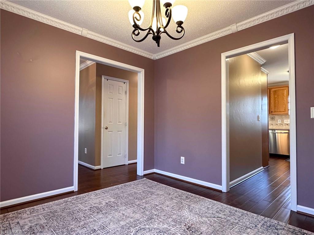 5911 Highland Grove Drive