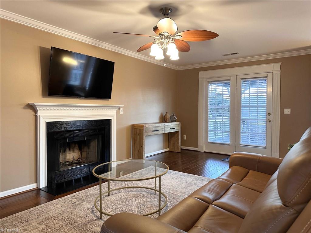 5911 Highland Grove Drive