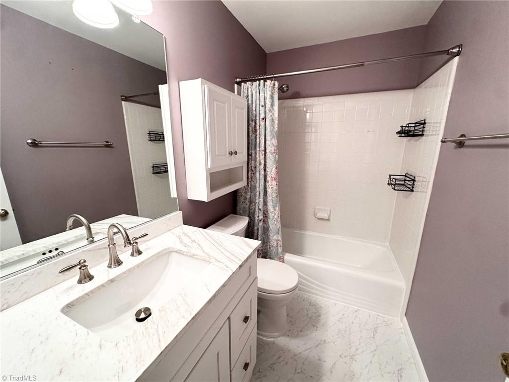 5911 Highland Grove Drive