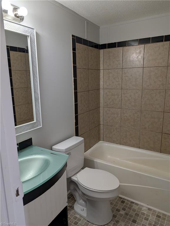 2930 Stoneside Circle