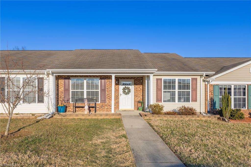 103 Oakmont Circle