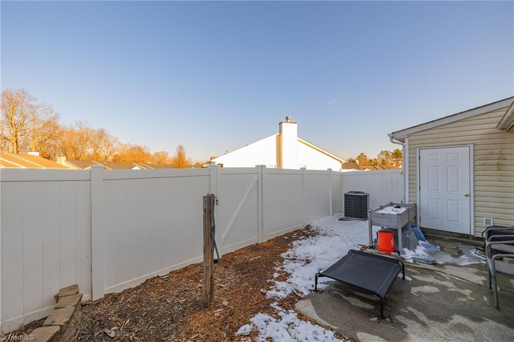 103 Oakmont Circle
