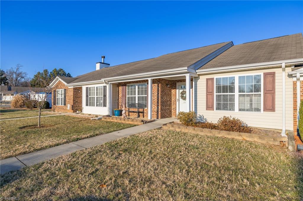 103 Oakmont Circle