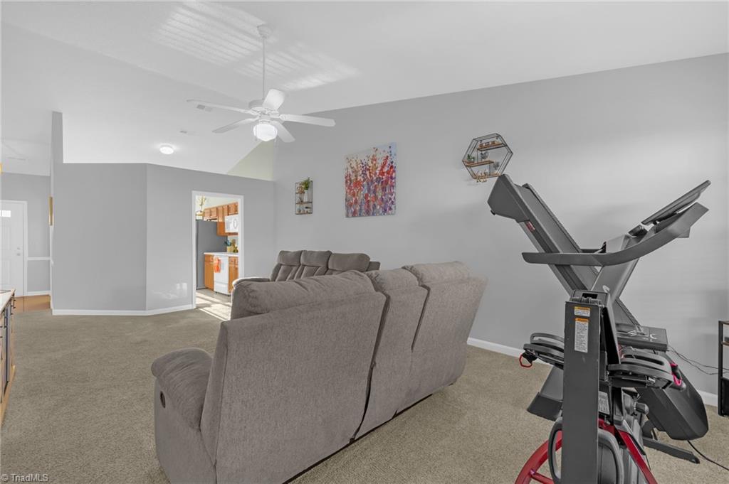 103 Oakmont Circle