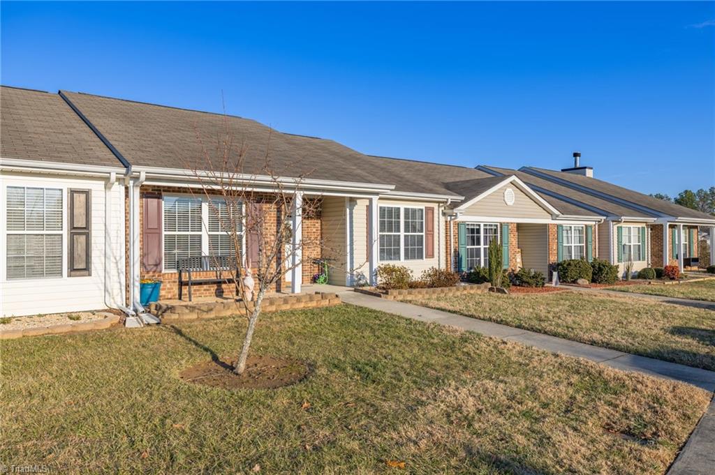 103 Oakmont Circle