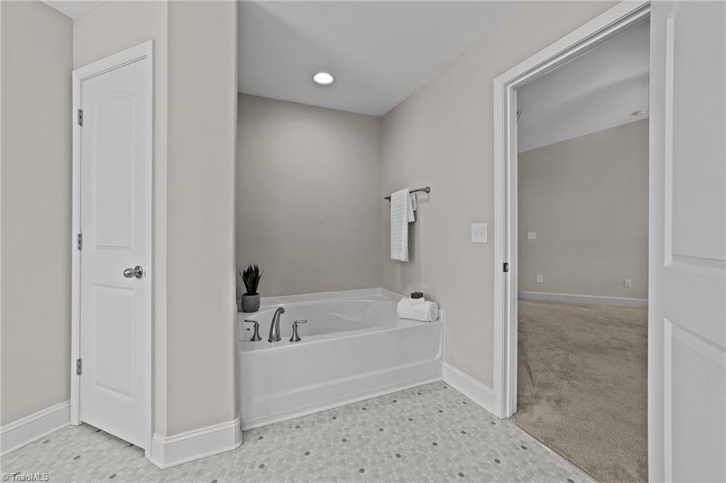 5638 Edgartown Street