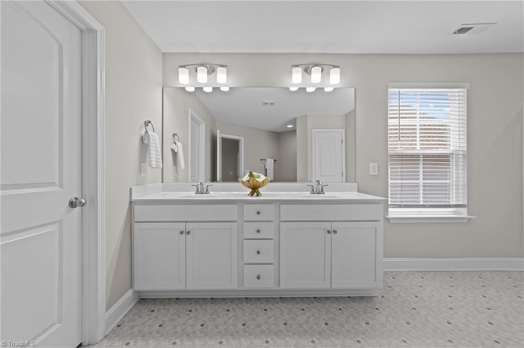 5638 Edgartown Street