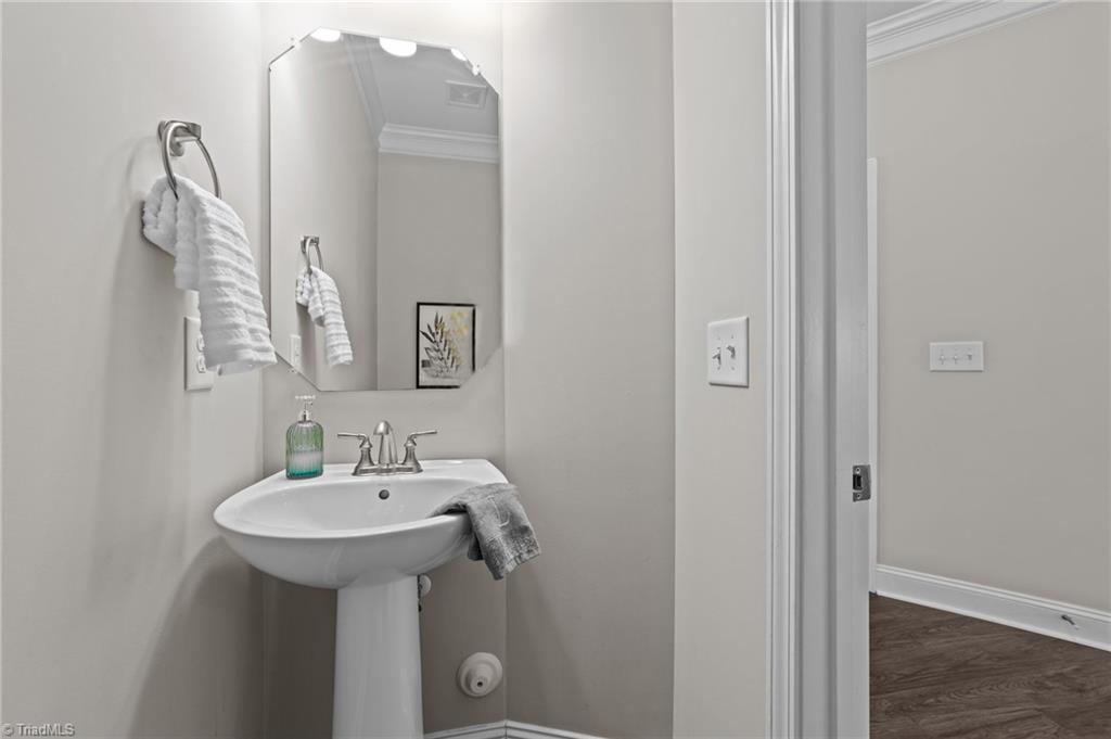 5638 Edgartown Street